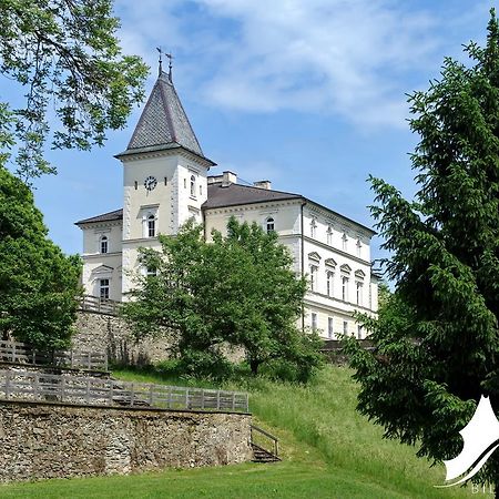 Bildungshaus Schloss Krastowitz Hotel Klagenfurt am Woerthersee Bagian luar foto